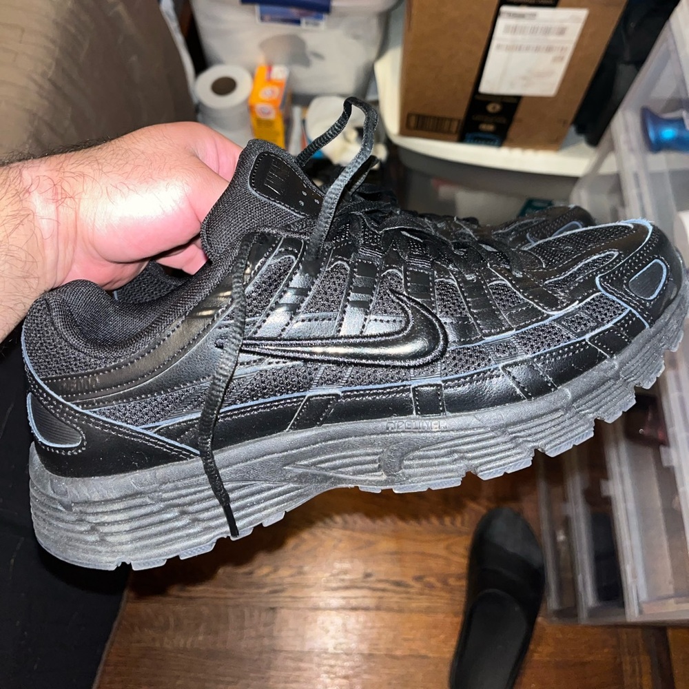 MENS SIZE 10 NIKE “P6000” TRIPLE BLACK (USED CONDITION) NO BOX